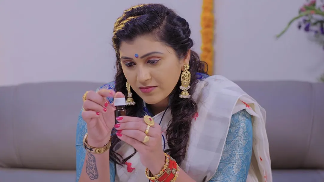 Nayani gets worried about Vishal - Trinayani 