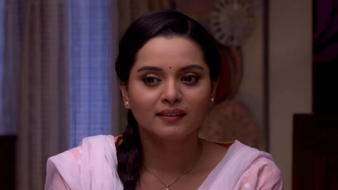 Madhura teases Meera about Akshay 