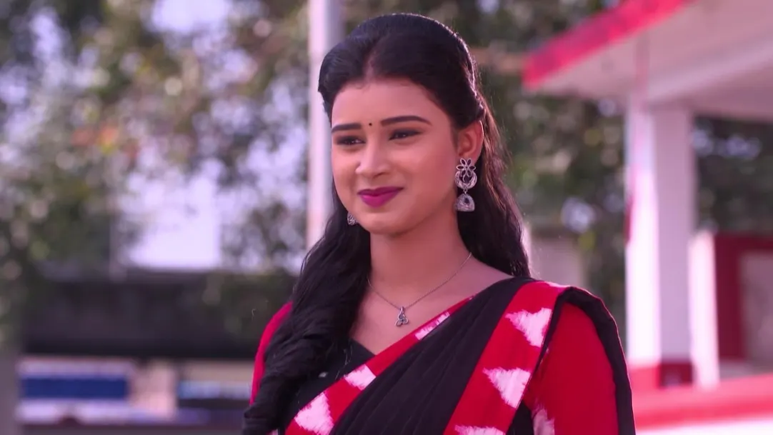 Karuna learns about Sri's family's decision - Mahadevi 