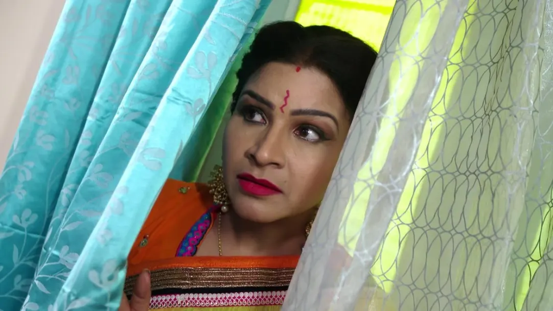 Jharana tries to steal money - Hey Prabhu 