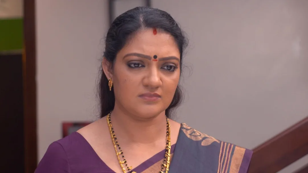 Thulasi's acting skills leave Priya surprised 