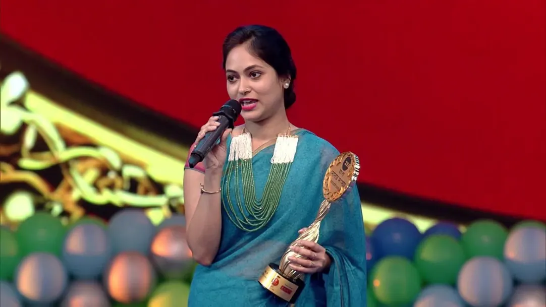 Award for the best on-screen mother - Zee Bangla Sonar Sansar Award 2020