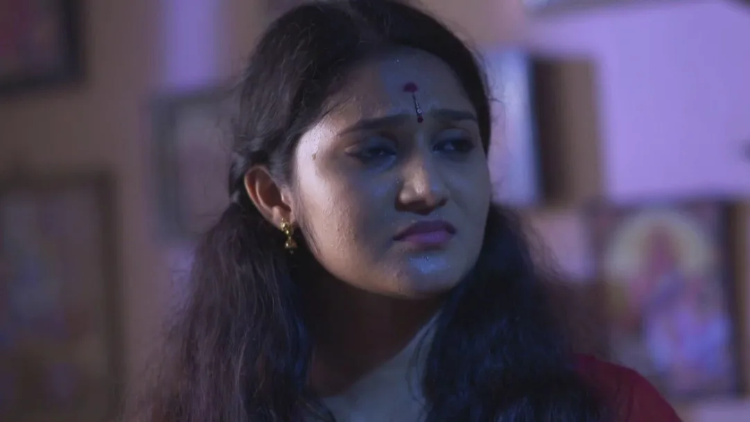 Sarojam is stunned by the cheque given by Ravi Varma 13th February 2020 Webisode