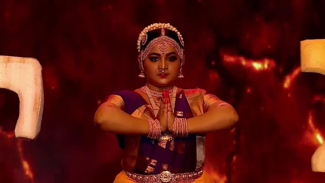Pooja's classical dance - Dussehra Prathiroju Panduge 