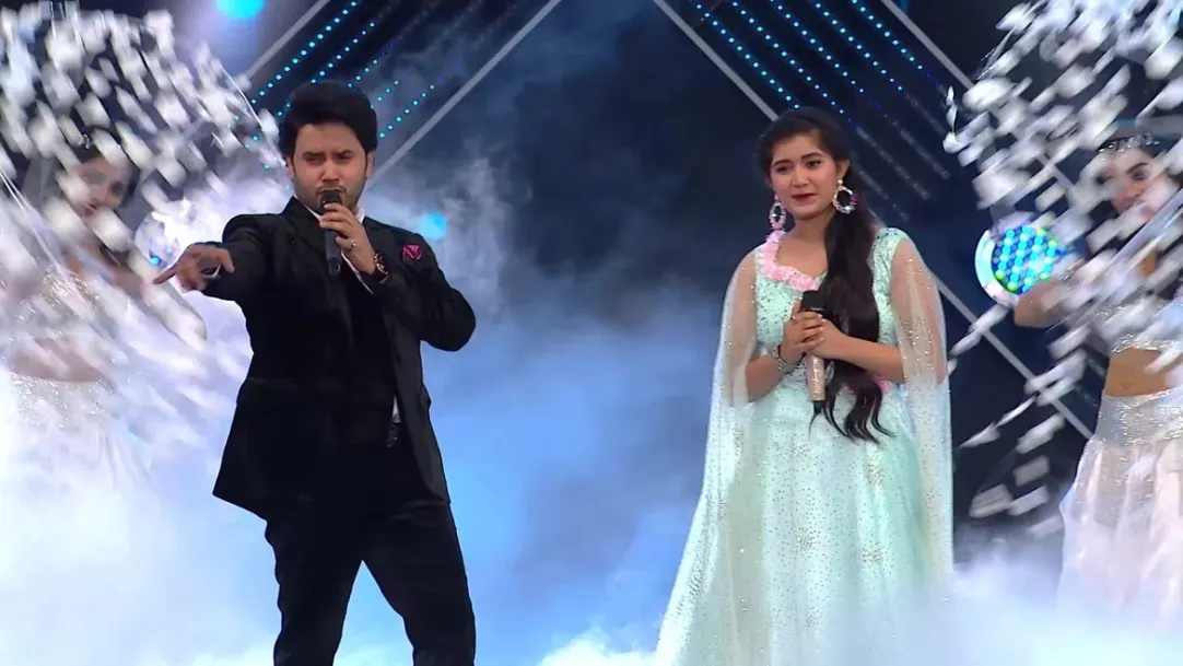 Javed Ali sings with Ishita Vishwakarma 