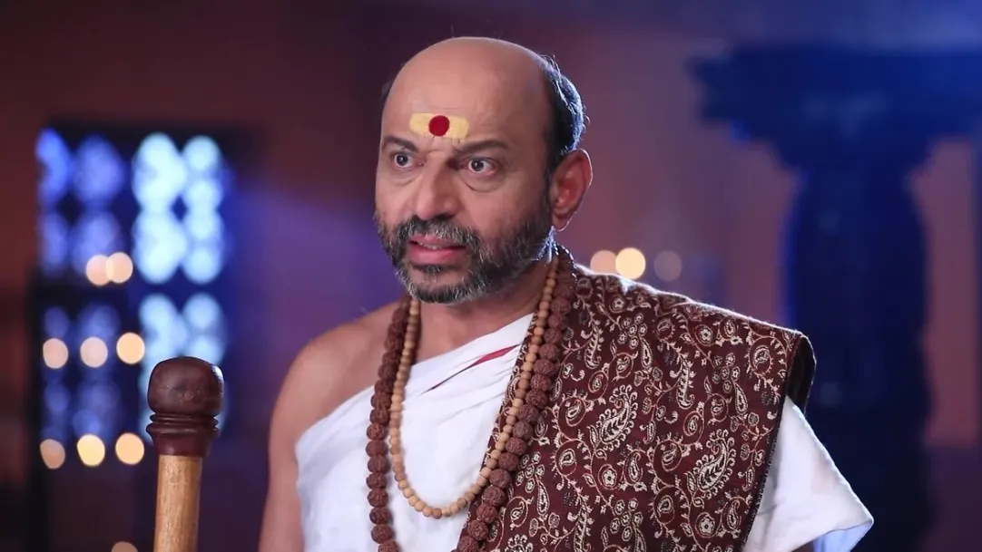 Bhairava Baba makes a promise | Best of 2019 | Naagini 