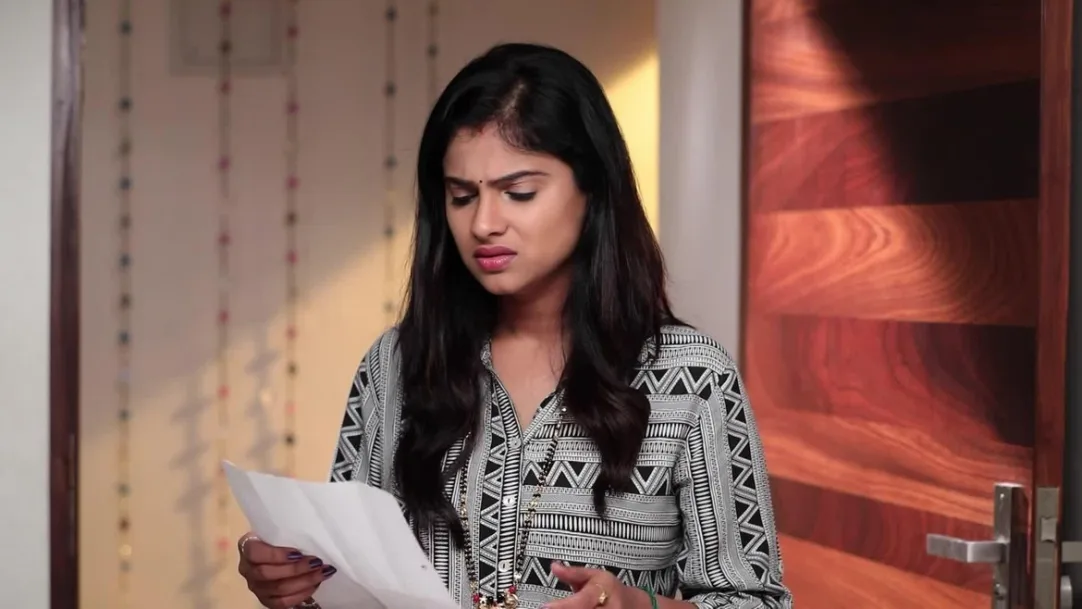 Vidya gets upset on Vinu for writing her a love letter | VidyaVinayaka 