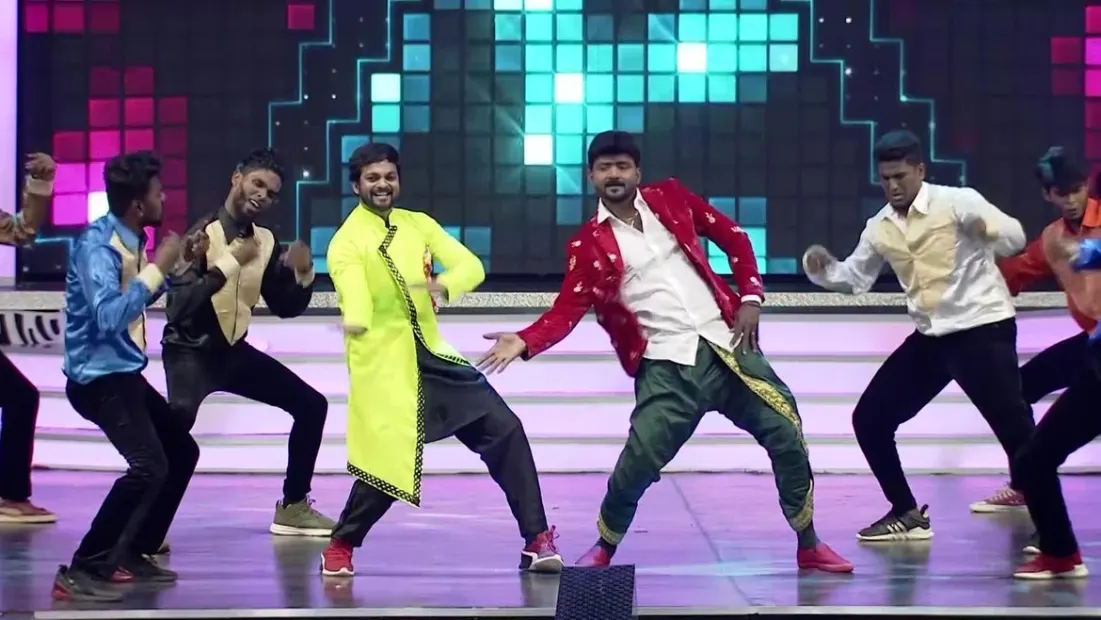 ZEE Tamizh Kudumbam Viruthugal 2019 TV Serial Watch ZEE Tamizh Kudumbam Viruthugal 2019 Online All Episodes 1 7 on ZEE5