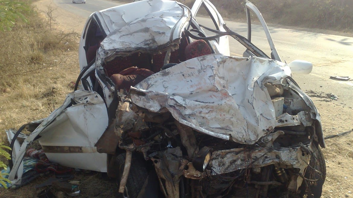 Watch Breaking News 3 Dead In Fatal Car Crash At Kheralu Highway In Mehsana Zee5 Latest News