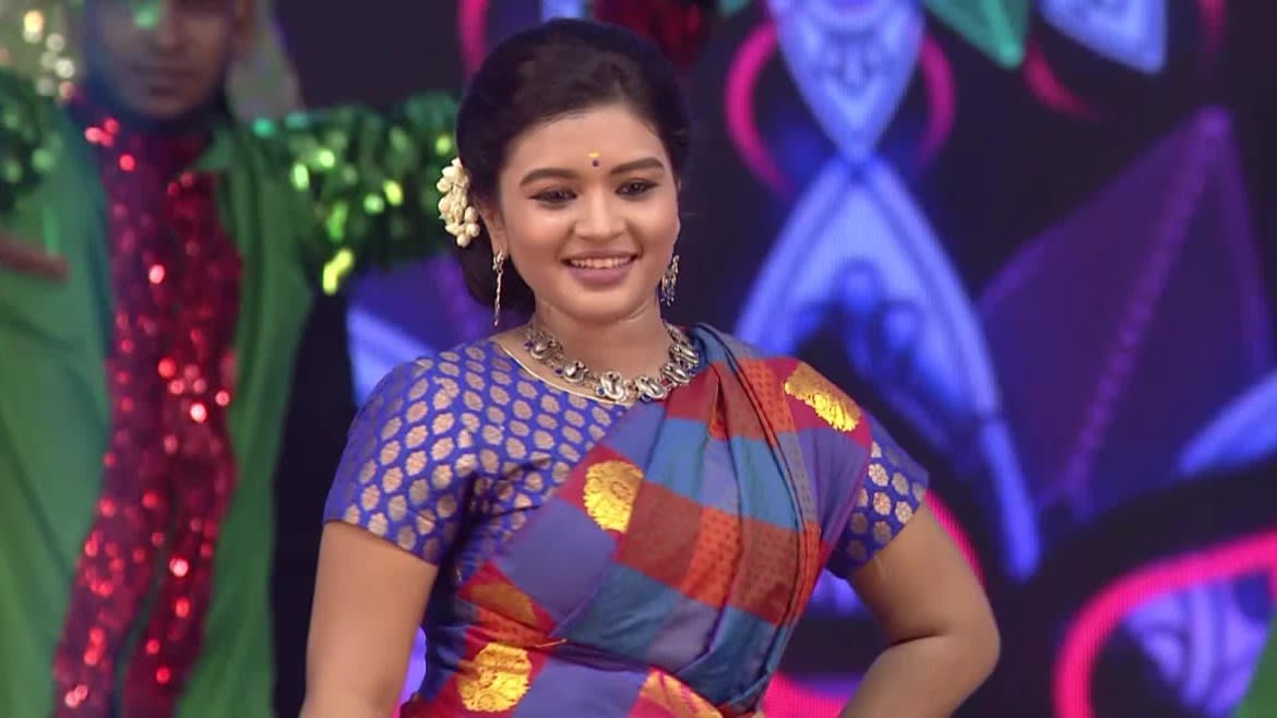 Watch Zee Tamizh Kudumbam Viruthugal 2019 Oct 26 2019 Full Episode Online In Hd Zee5 Aim of this viruthugal is to honor artists who working for different zee tamil channel shows. archana s sizzling dance performance zee tamil kudumbam viruthugal 2019
