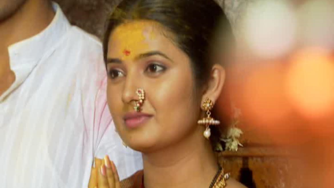 Watch Julun Yeti Reshimgaathi Nov 1 2019 Full Episode Online In Hd Zee5 In For your search query julun yeti reshimgathi title song mp3 we have found 1000000 songs matching your query but showing only top 20 now we recommend you to download first result julun yeti reshimgathi full title track lyrics ज ळ न य त र श मग ठ श र षकग त स प र ण शब दरचन mp3. zee5