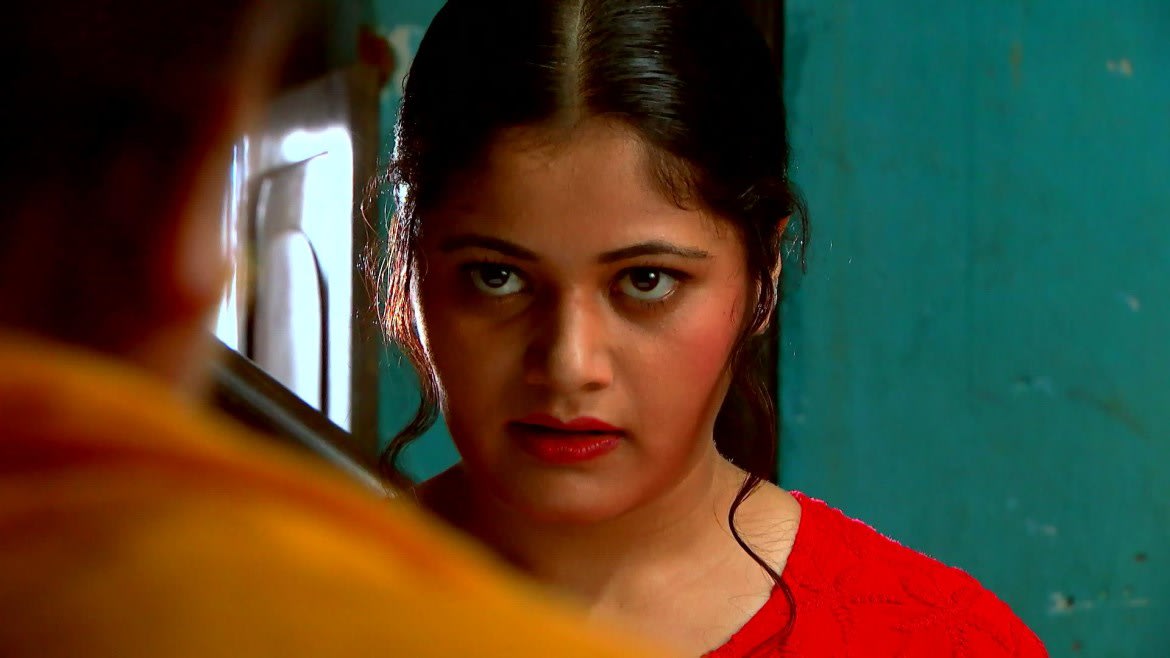 Watch Everyone gets scared seeing the splattered blood Raat Ka Khel