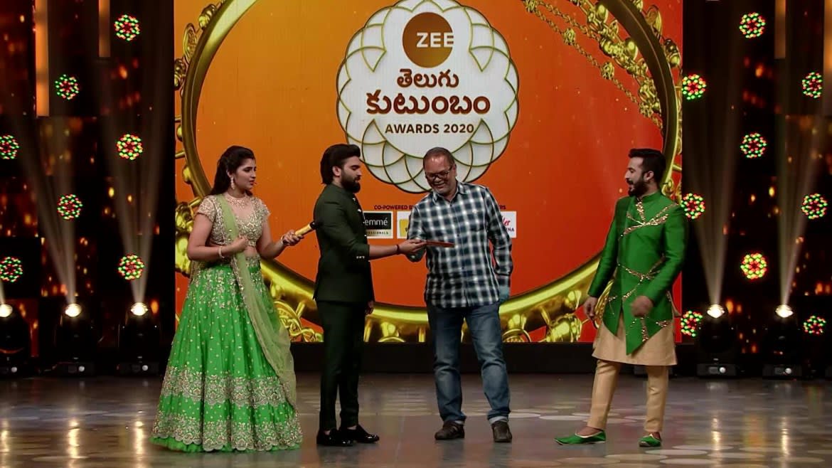Watch Zee Telugu Kutumbam Awards 2020 Nov 11 2020 Full Episode Online In Hd Zee5 Watch babugari intlo butta bhojanam, a sumptuous sunday brunch with a your family. watch zee telugu kutumbam awards 2020