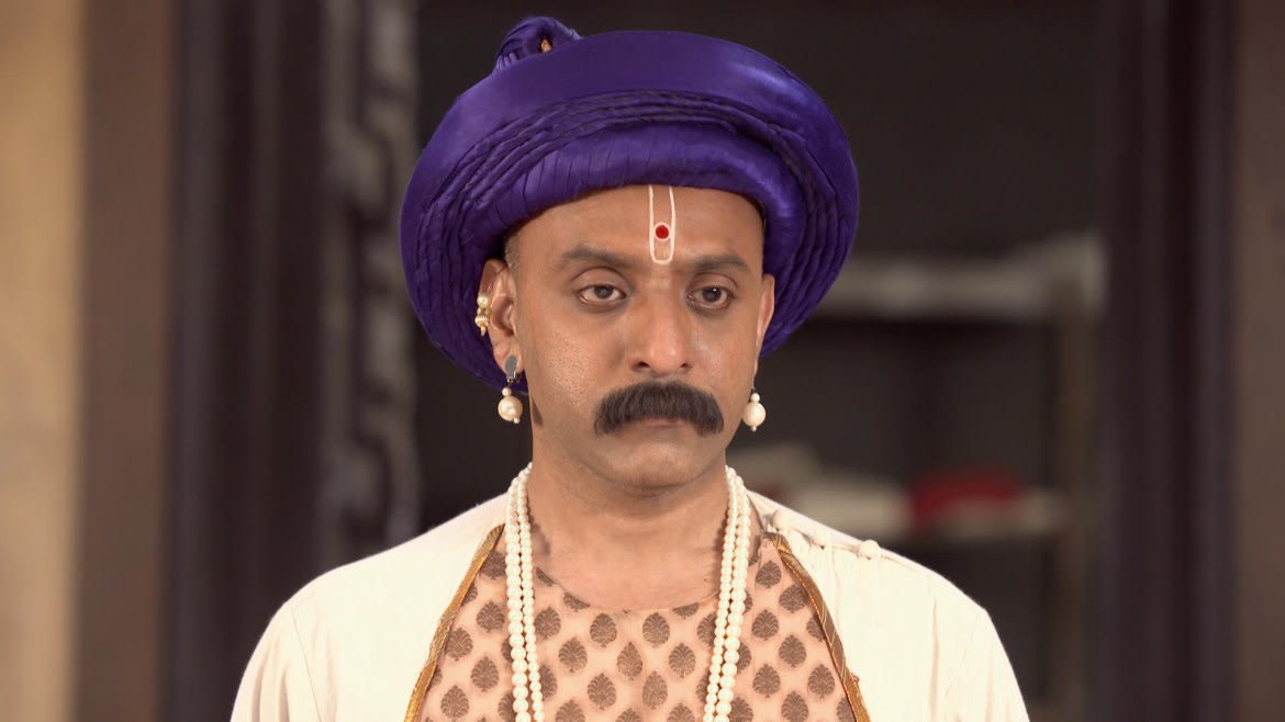 Watch Swarajyarakshak Sambhaji Jan 8 2020 Full Episode Online In Hd Zee5 Actress priya marathe family photos with husband and parents priya with her husband shantanu moghe priya marathe is an. watch swarajyarakshak sambhaji jan 8