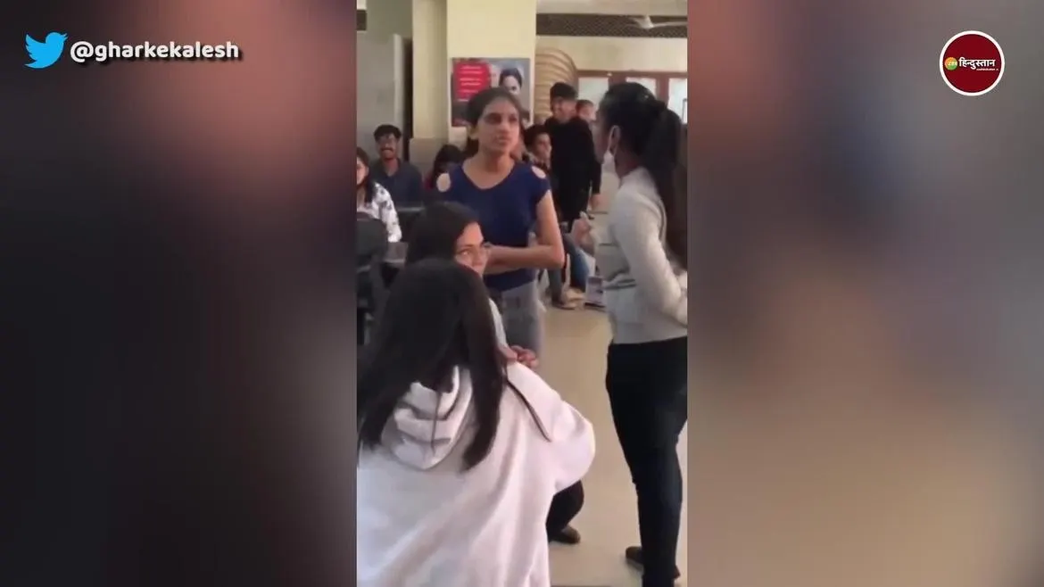Watch Breaking News viral fight in girls engineering college where
