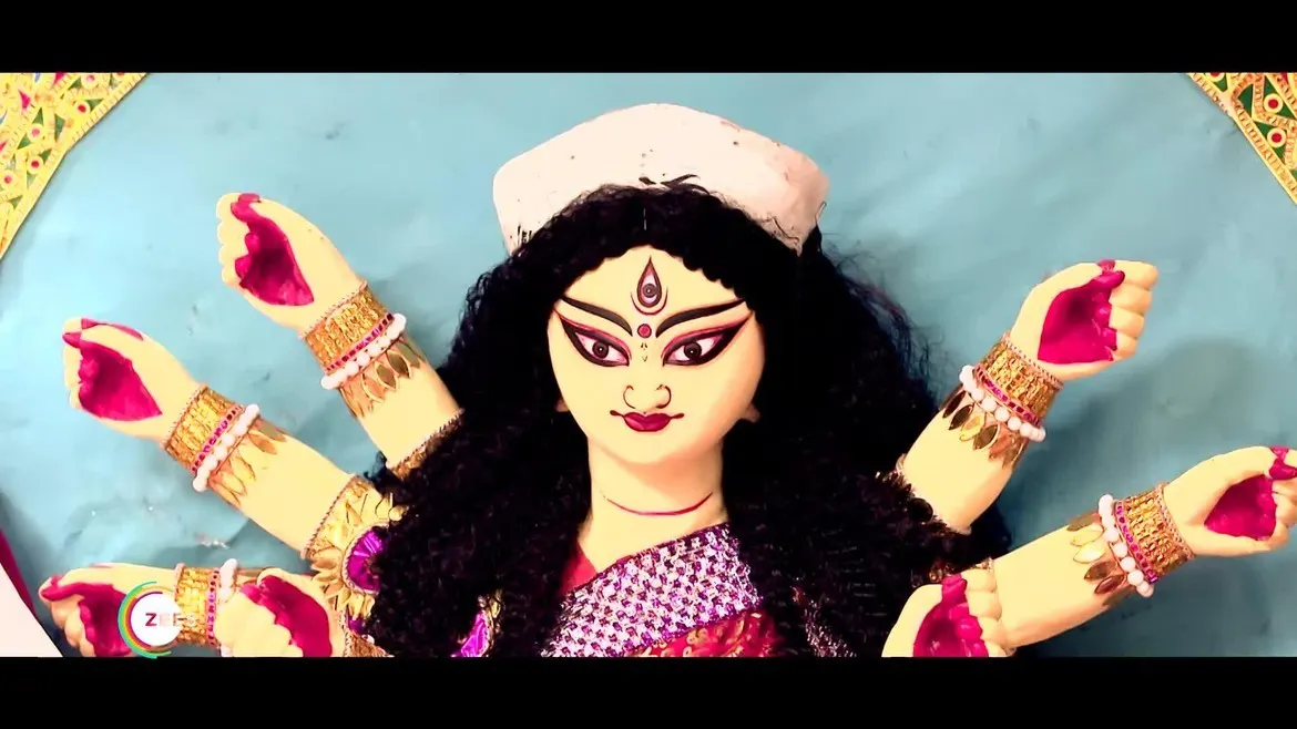 Watch Krishnakoli TV Serial Promo of Durga Puja celebrations on  Krishnakoli: Promo on ZEE5