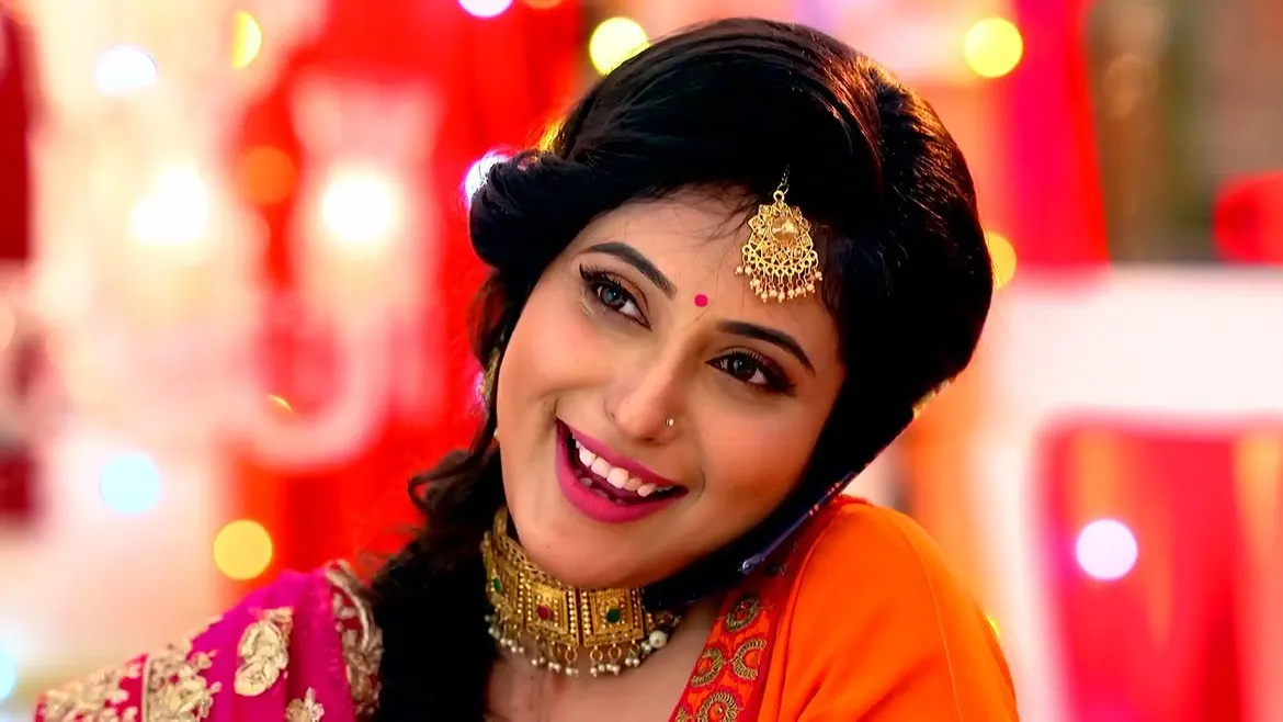 Watch Mehendi Wants to Give Utsav `Aiburobhat' | Jagadhatri Jagadhatri TV Serial Best Scene of 6th September 2022 Online on ZEE5