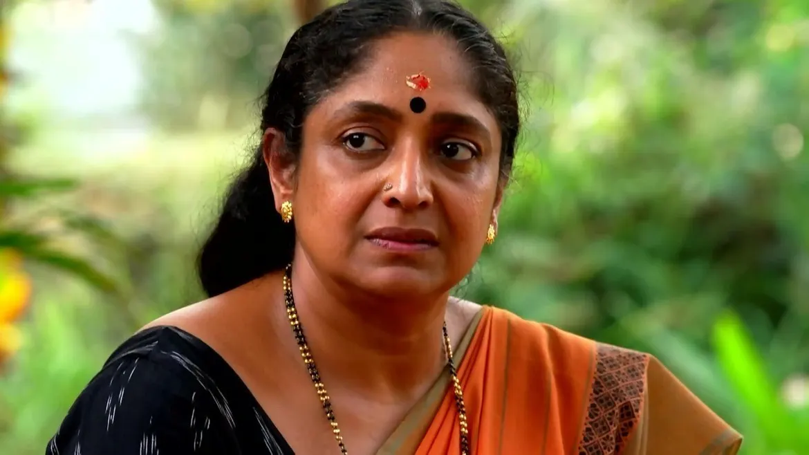 Watch Kudumbashree Sharada TV Serial 1st March 2023 Full Episode 322