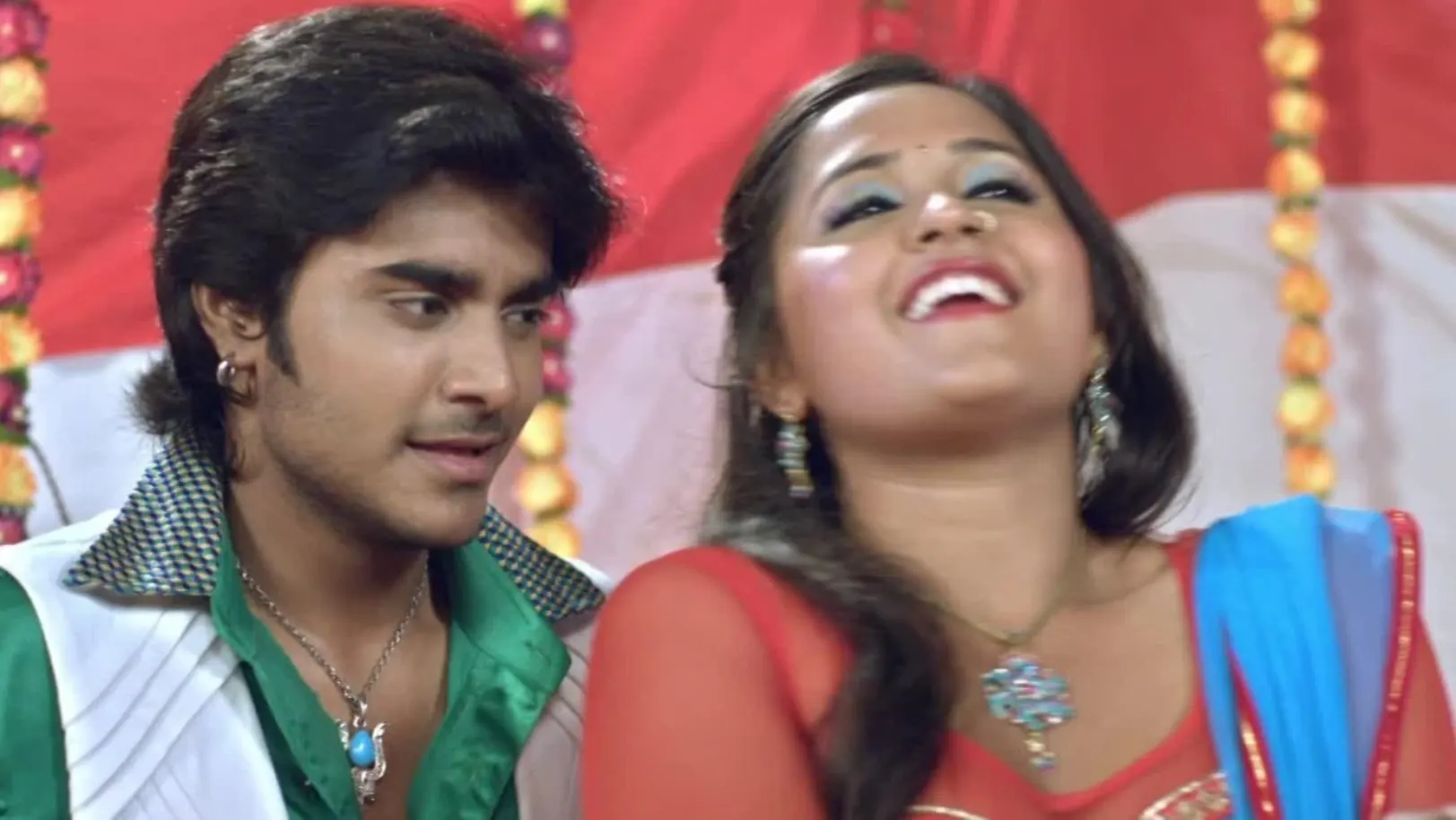 Duwara Pe Baje D.J | Devra Bhail Deewana - Bhojpuri Hit Song 