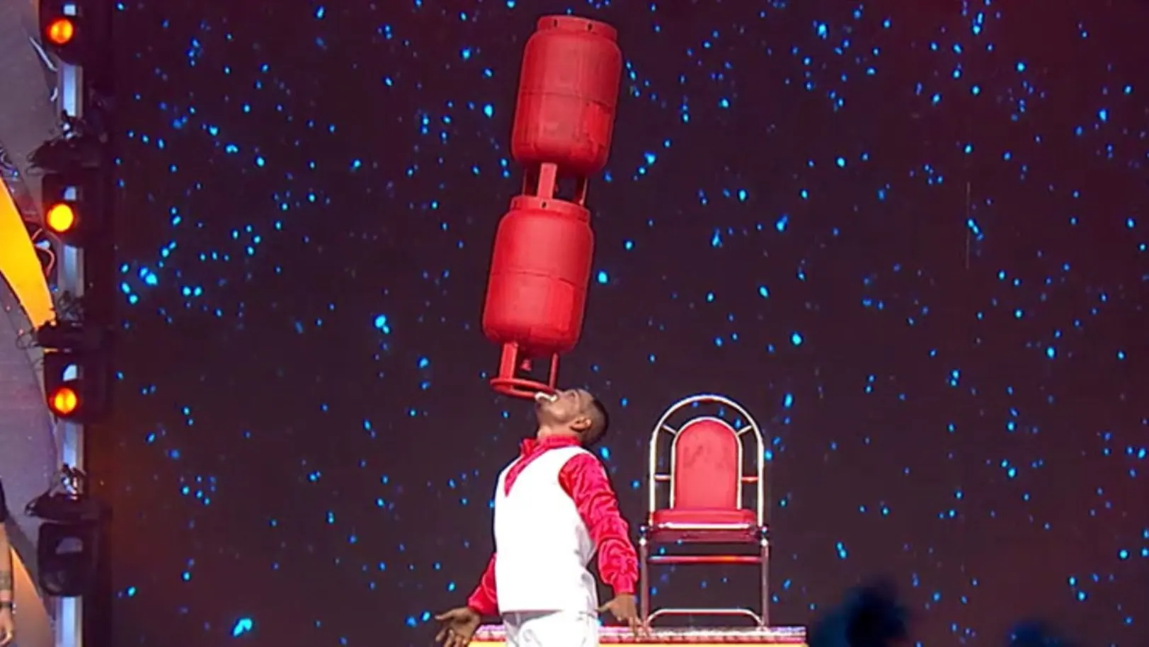 Balancing Champ – Independence Day Special 