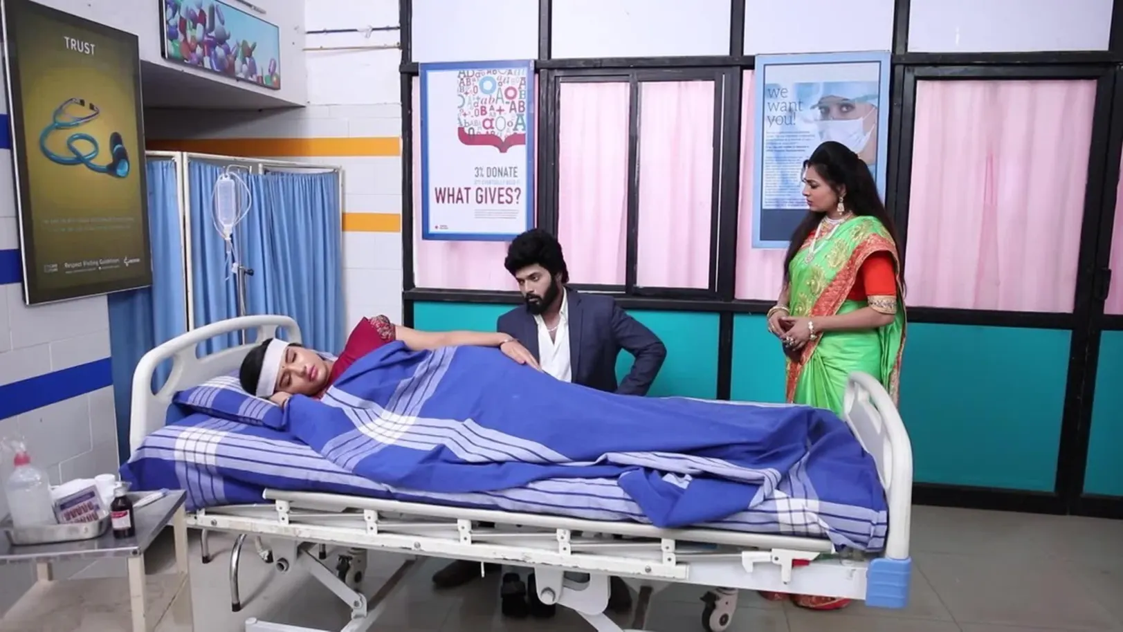Akhilandeswari visits the hospital to see Parvathy - Sembaruthi Highlights 