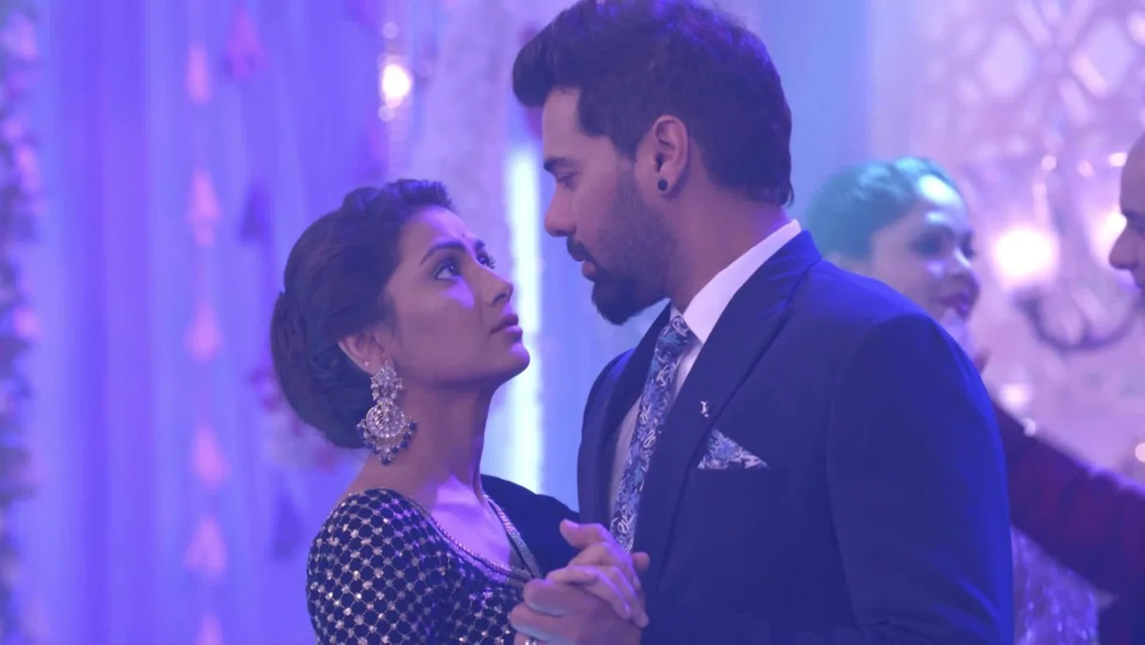 Abhi and Pragya's romantic dance - Kumkum Bhagya Highlights 