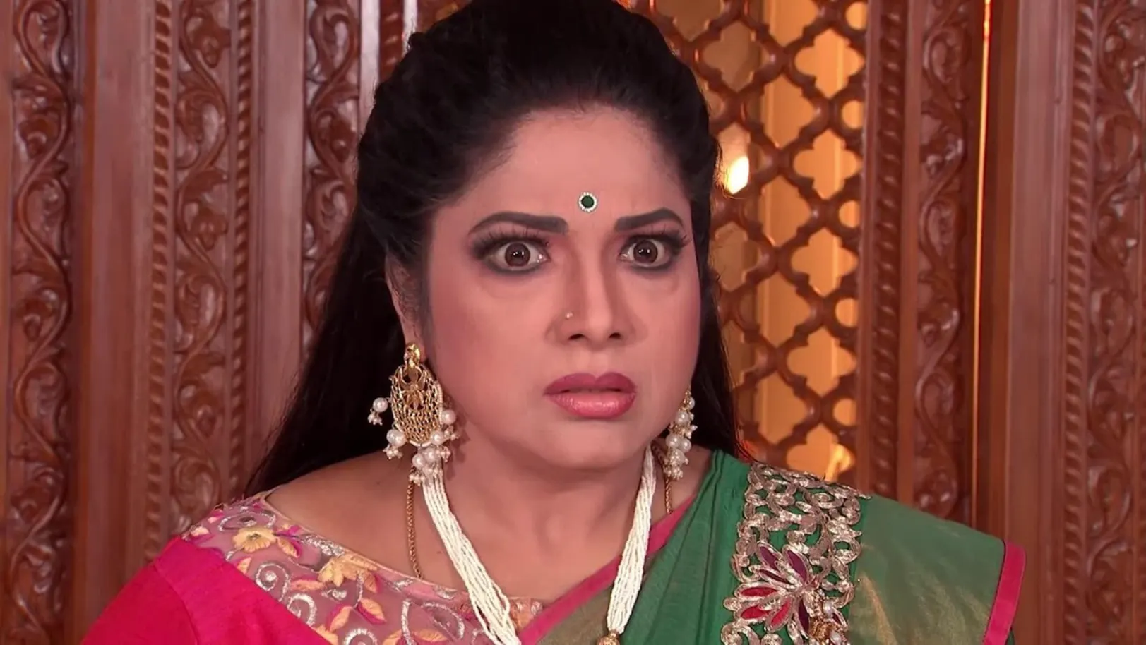 Parvati and her family find Akhilandeswari missing from the store room - Muddha Mandharam Highlights 