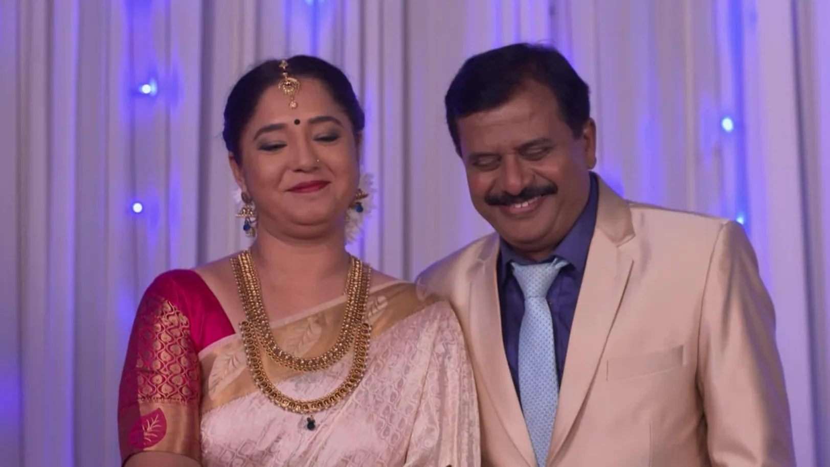 Everyone in the family feel happy looking at Akhilandeshwari and Sivaramakrishnan's attachment - Chembarathi Highlights 