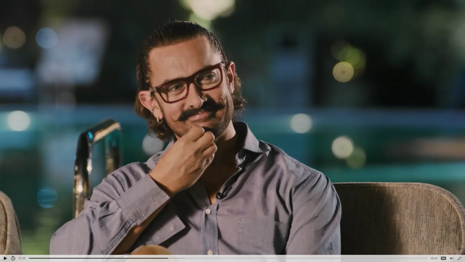 Aamir Khan: I was always surrounded by Girls! - Promo