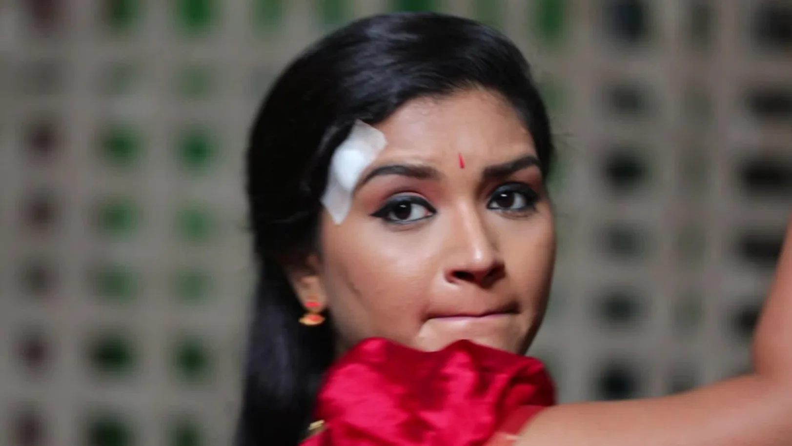 Aadithya confirms that Mithra mixed the poisonous liquid in the AC! - Sembaruthi - Episode 348 - Full Episode Episode 348