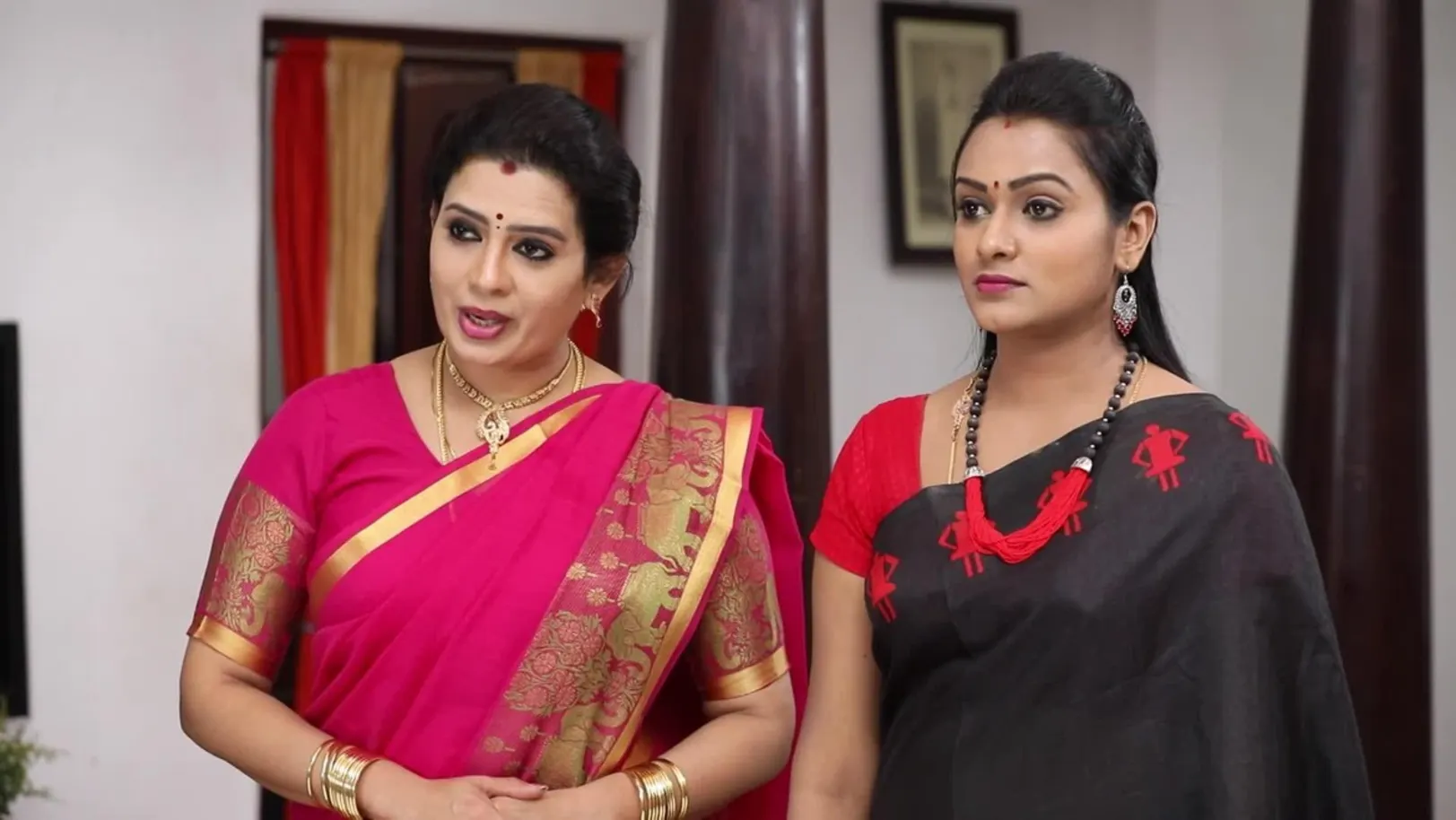 Maragadham and Ponni get involved in a heated argument - Oru Oorula Oru Rajakumari Highlights 
