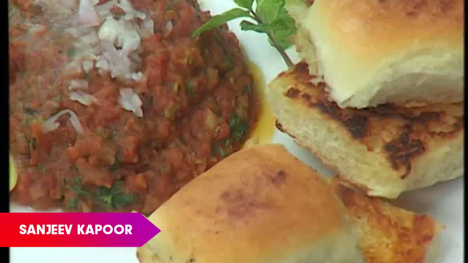 Mumbai Pav Bhaji by Sanjeev Kapoor - Khana Khazana Episode 697