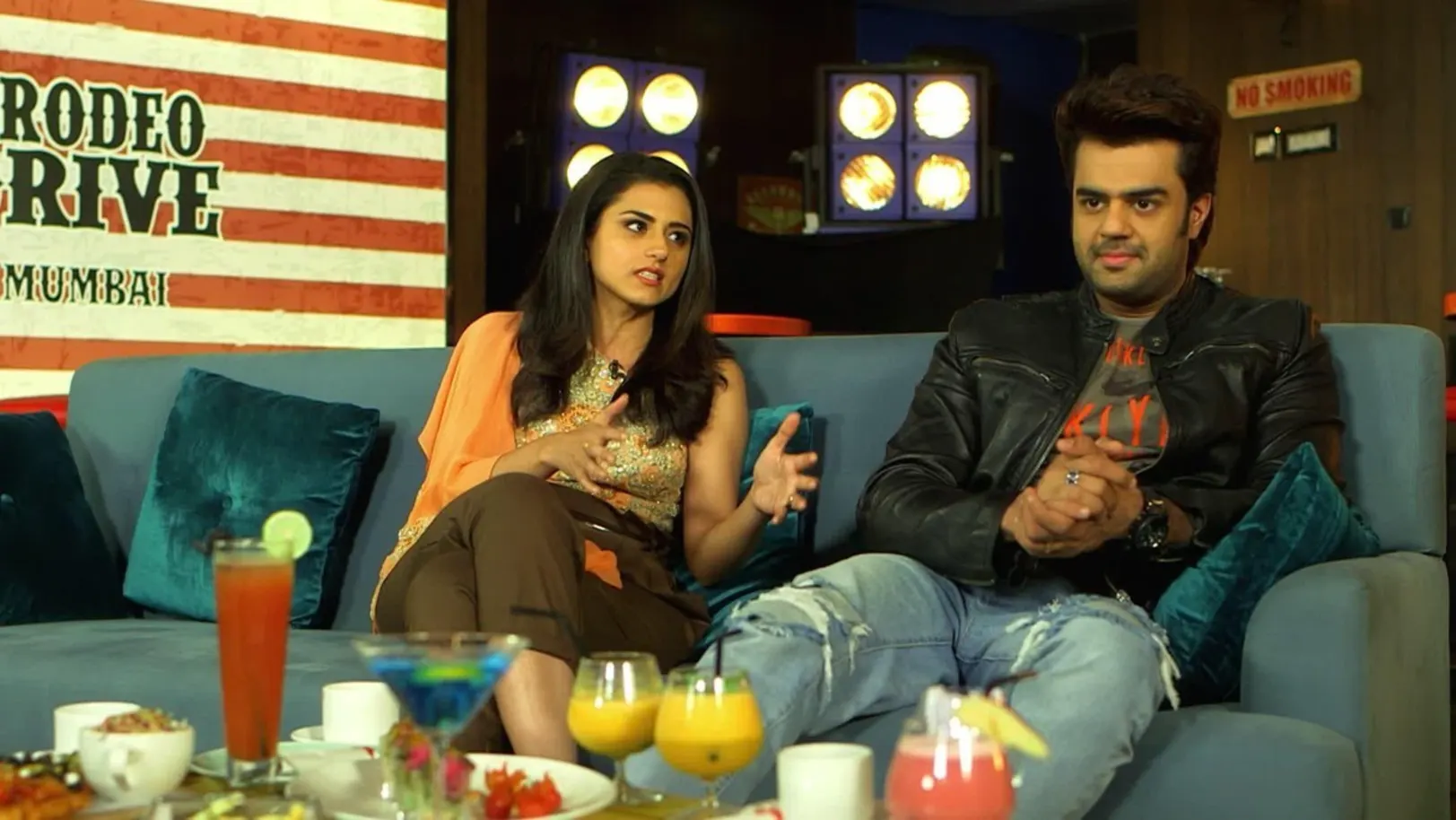 The School Pals; Ridhi Dogra, Manish Paul and Sehban - A Table For Two Episode 8