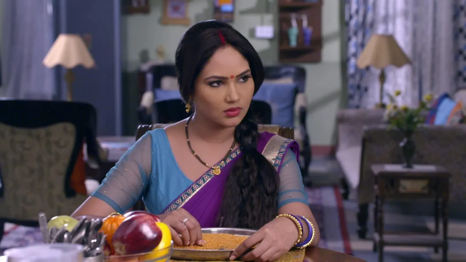 Happu gives laughter tablets to Amma and Rajjo - Happu Ki Ultan Paltan Highlights 