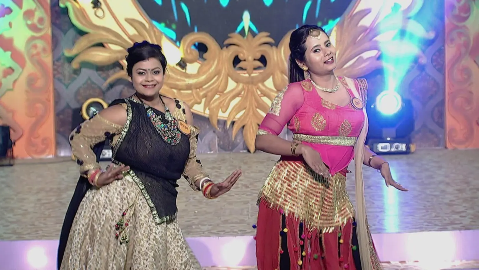Priyanka and Mahima's dance competition - Memsaab No. 1 Highlights 