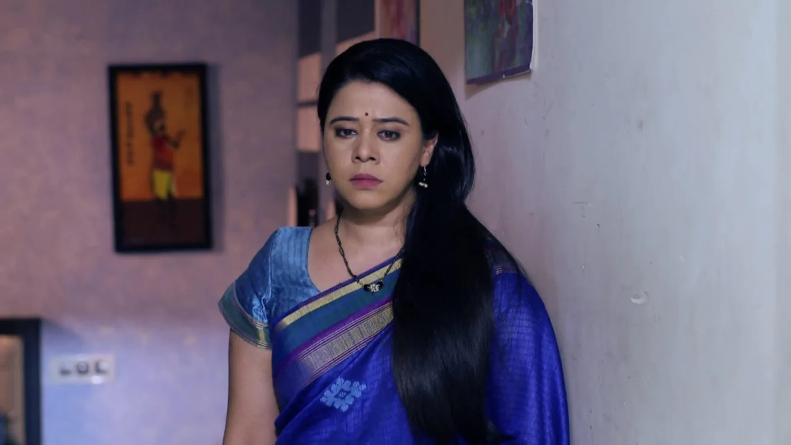Radhika confronts Guru but he smartly tackles the problem – Mazhya Navryachi Bayko Highlights 