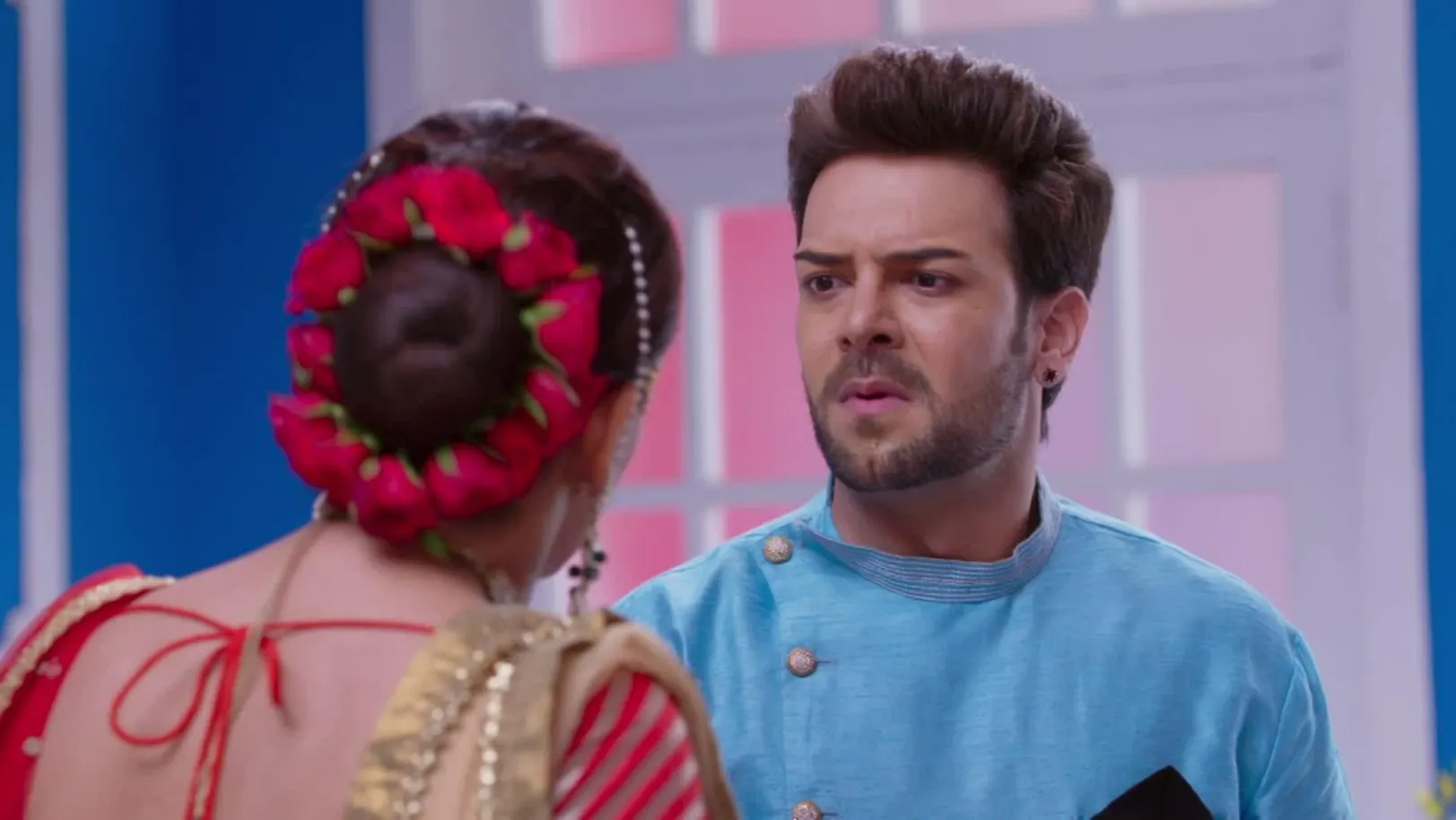Prithvi and Sherlyn try to escape - Kundali Bhagya Highlights 