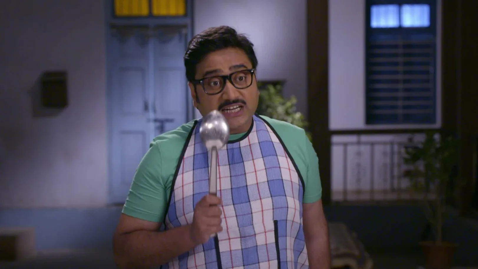 Happu is frustrated with Amma and Rajesh's bickering-Happu Ki Ultan Paltan Episode 84