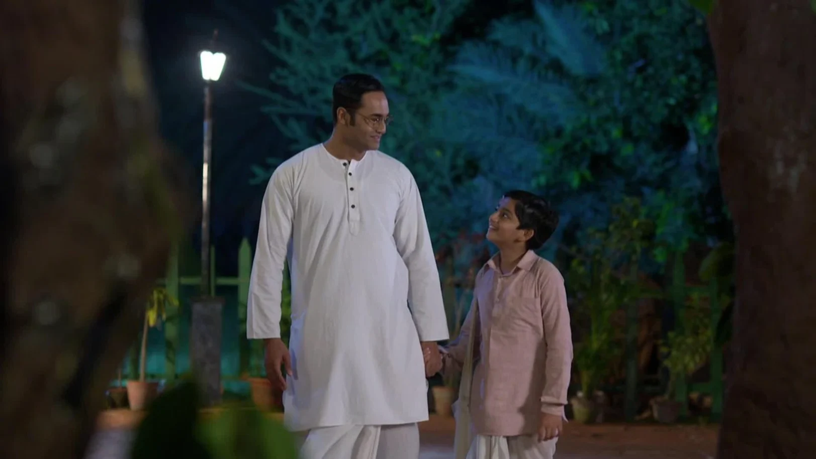 Sarat asks Subhash to keep a secret 