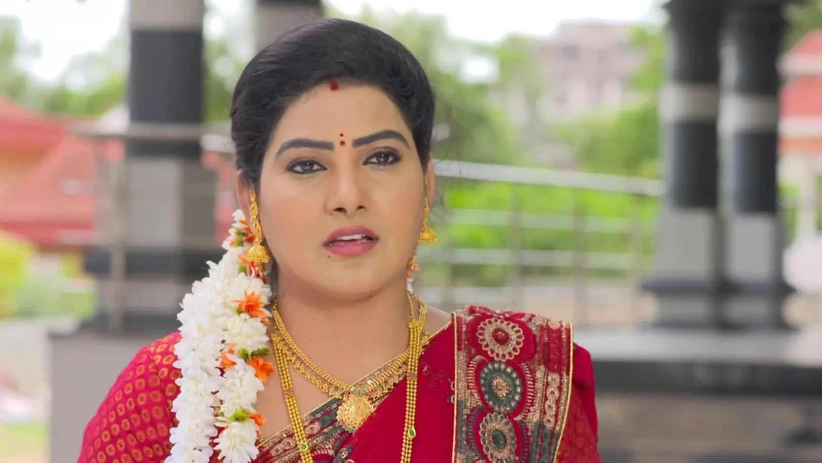 Surya's sisters enquire about Chaitanya's lover – Suryakantham Highlights 