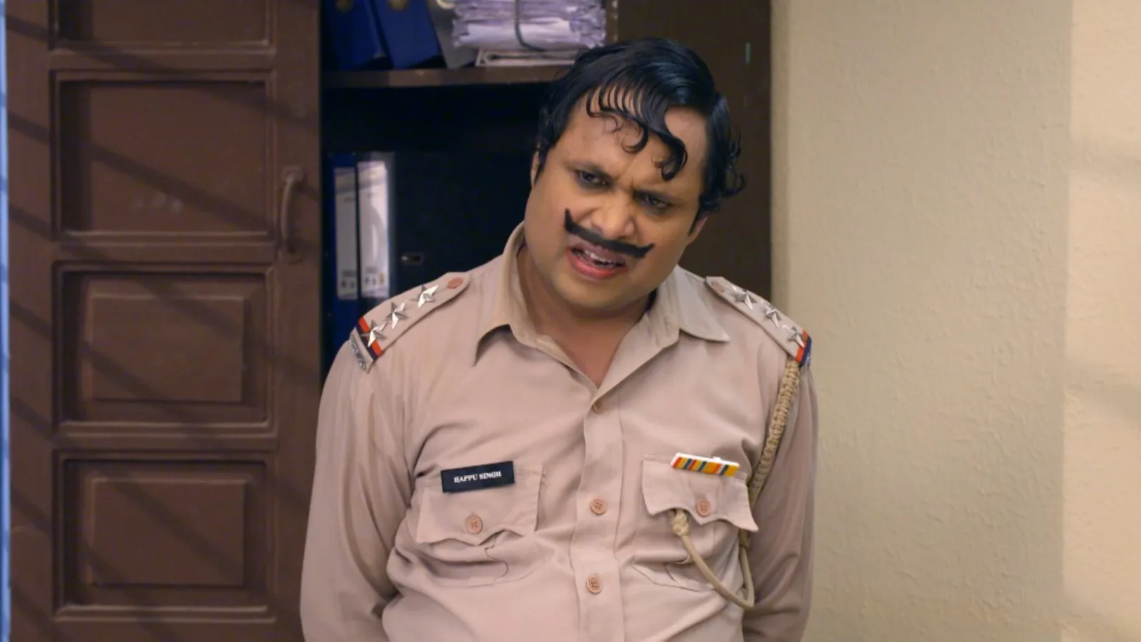 Happu’s uncle tells him a secret - Happu Ki Ultan Paltan Episode 117