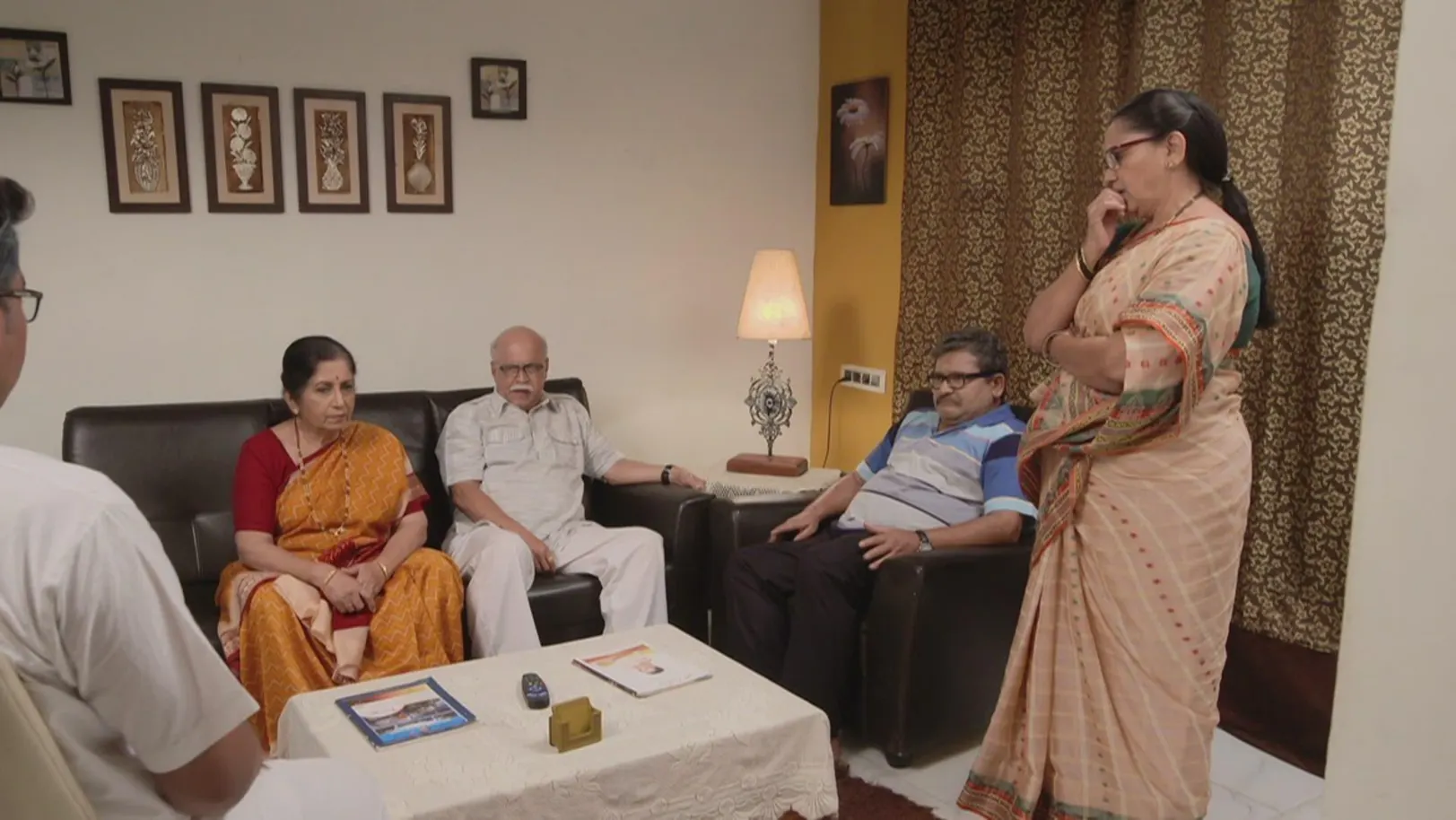 Subhedar and his neighbor worry about Shanaya – Mazhya Navryachi Bayko Highlights 