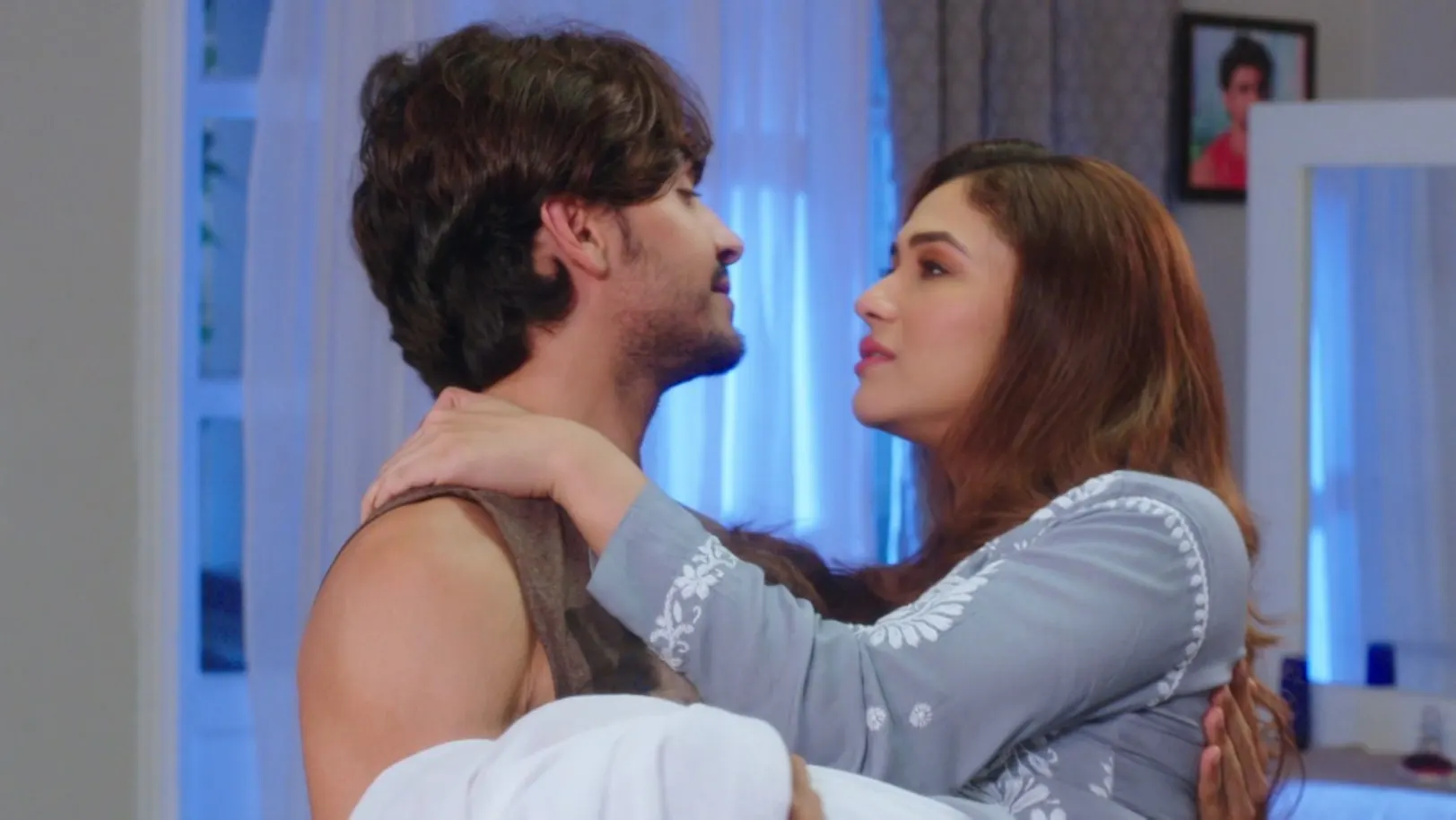 Amrita arrests Randhir - Haiwaan Episode 9