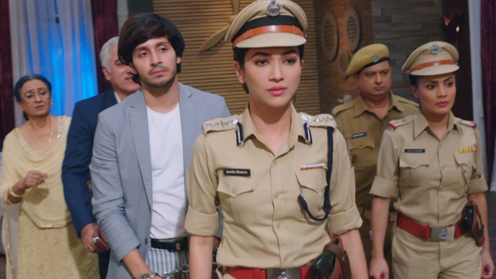 Amrita learns Ansh's truth - Haiwaan Episode 10