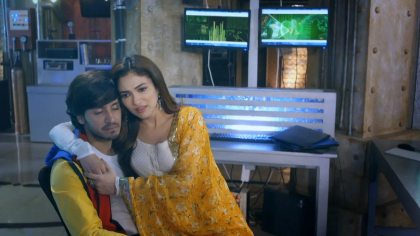 Randhir calls off his engagement - Haiwaan Episode 13