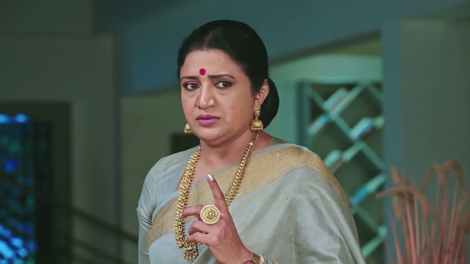 Malavika Uses her Powers on Hitha - Naa Ninna Bidalaare Malavika Uses her Powers on Hitha - Naa Ninna Bidalaare