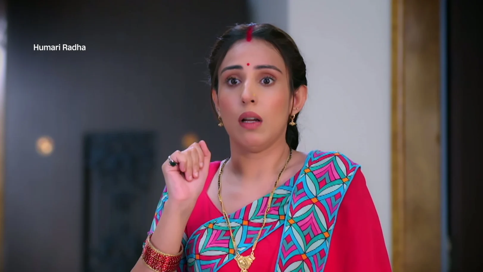 Radha Is Unaware of Her Husband’s Betrayal - Humari Radha - Promo Radha Is Unaware of Her Husband’s Betrayal - Humari Radha - Promo