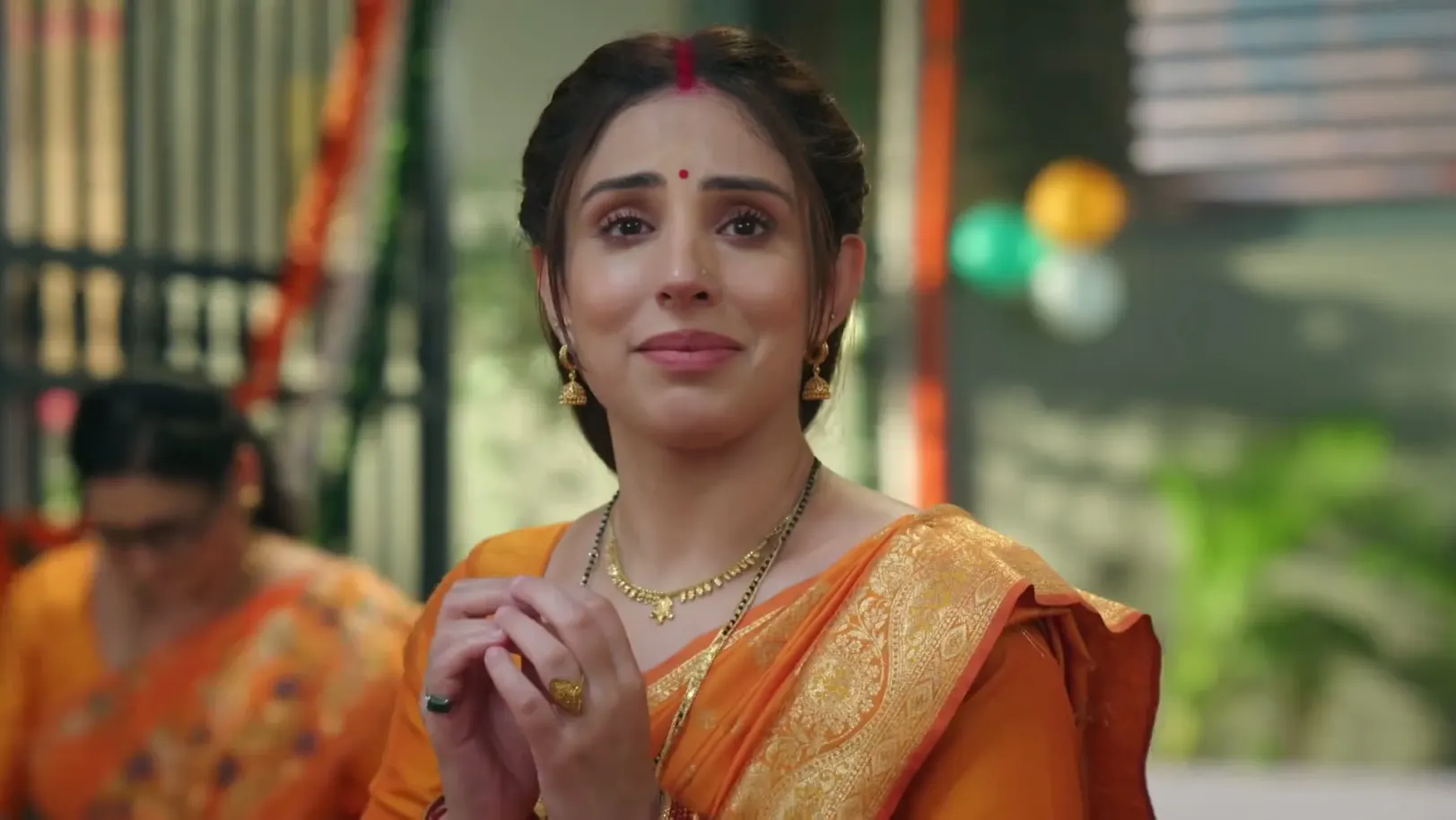 Radha's Kind Act - Humari Radha Radha's Kind Act - Humari Radha