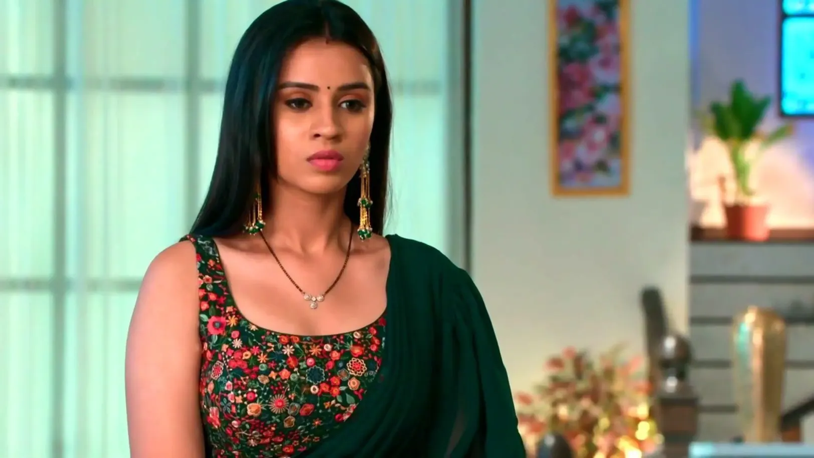 Radha Is Unable to Find the Gita 12th May 2022 Webisode