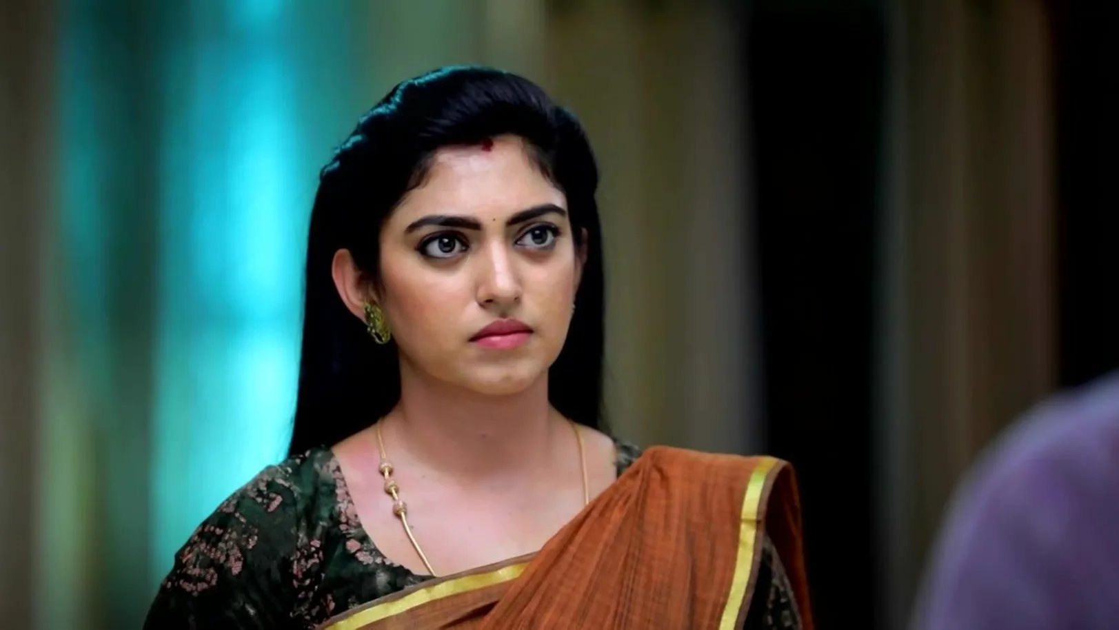 Deivam Thantha Poove - May 18, 2022 - Episode Spoiler